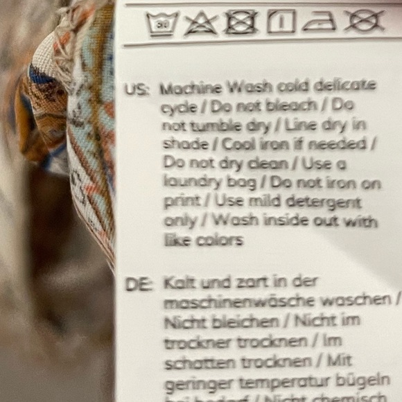 NWT Cupshe M Charleigh Flared Sleeve V-Neck Dress - Picture 8 of 8